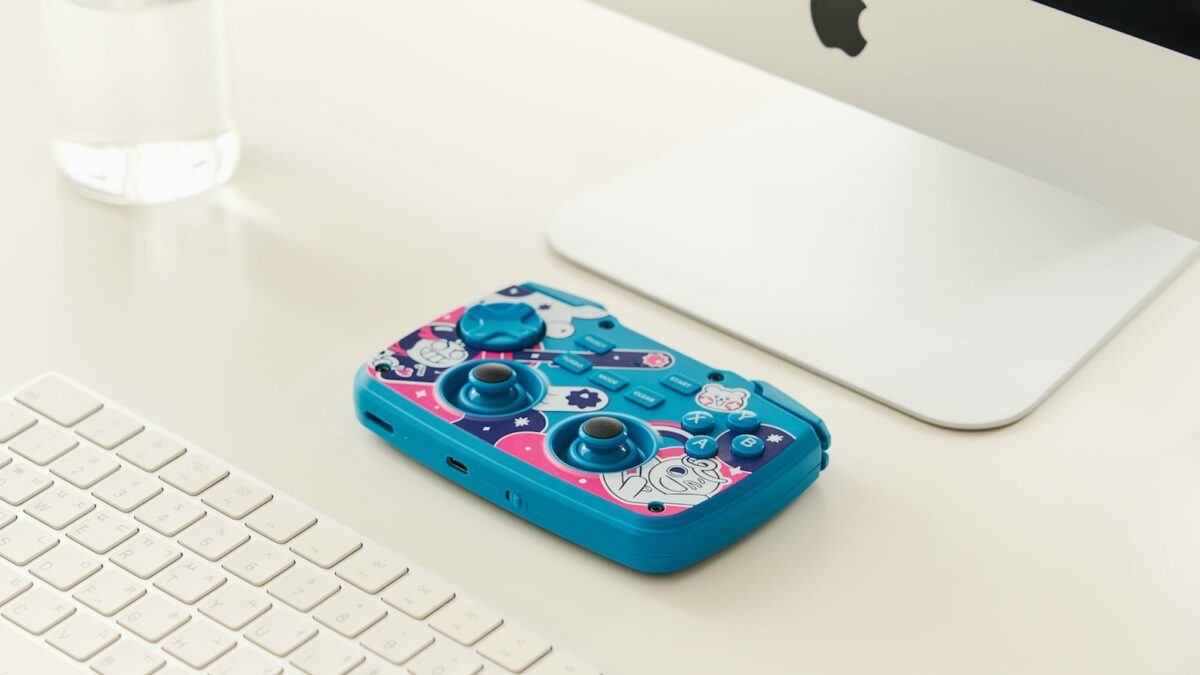FUNDIAN X1 review: This gamepad & keyboard  combo delivers universal compatibility